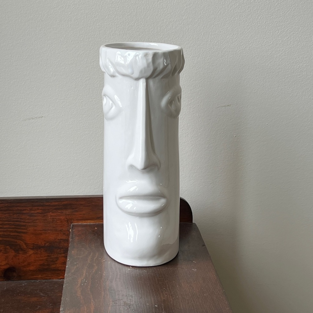 Sculptural Face Vase - Picture 2 of 7